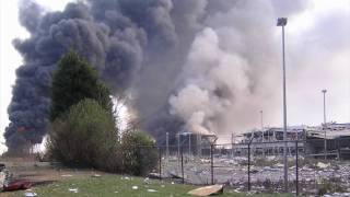 Buncefield explosion  eye witness account [upl. by Ymeraj]