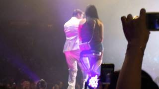 NKOTBSB Concert  Nick Carter Serenades girl  Ill Never Break Your Heart 071011 [upl. by Daryn]