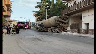 Balestrate incidente betoniera contro abitazione palazzina via Piersanti Mattarella 28 11 2024 [upl. by Iinden]