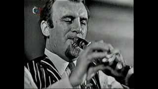 Acker BILK amp His Paramount Jazz Band In A Persian Market Live in Jazz Festival Prague 1964 [upl. by Assirrac]