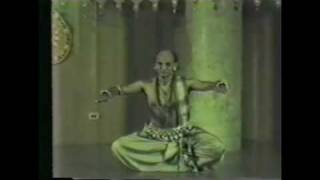 Guru Kelucharan Mohapatra  Mangala Charan  Manikya vina [upl. by Herod879]