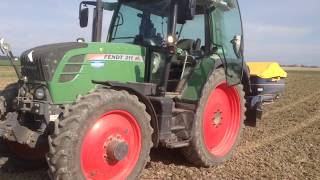 Düngerstreuen mit Bogballe LW2 und Fendt 311 [upl. by Alyag372]