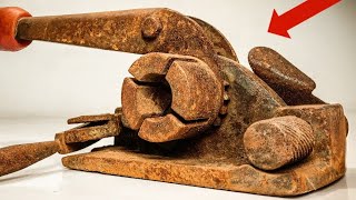 Rusty Antique Box Strapping Tensioner Tool Restoration  Old and New Mix Restoration Projects [upl. by Nataniel]