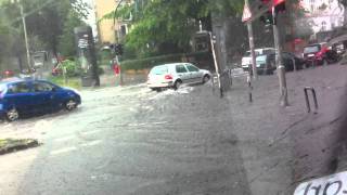 Hamburg Mega Unwetter Platzregen 06062011 strassen wie flüsse HD [upl. by Amerd]