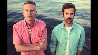 Cant Hold Us featuring Ray Dalton  Macklemore and Ryan Lewis The Heist [upl. by Ahsennek]