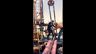 Tripping Floorman Worker Job rig workers drilling floorman tripping [upl. by Aenit]