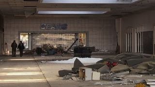 American shopping malls struggle to survive [upl. by Lemal402]