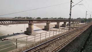 Crossing गंगा रेलवे पुल Ganga Railway Bridge at Gazipur Suhaildev Superfast Express [upl. by Annek129]