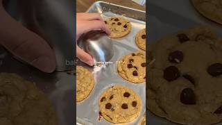 brown butter chocolate chip cookies 🤤 [upl. by Leimaj239]