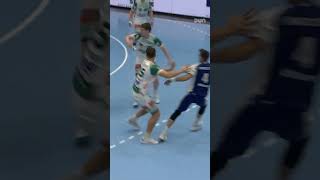 IM FALLEN ÜBER DEN KOPF GELEGT 🤌🏼 dynhandball dynsports daikinhbl [upl. by Yerot253]