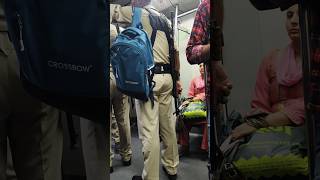 बहुत मुश्किल से VIDEO रेकॉर्ड किया है trending security delhimetro delhi [upl. by Assilam422]