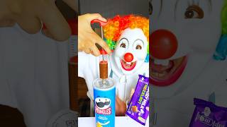 CLOWNS GENIUS CHOCOLATE CHIPS FOOD HACK 🍫😱👻 [upl. by Ateuqal]