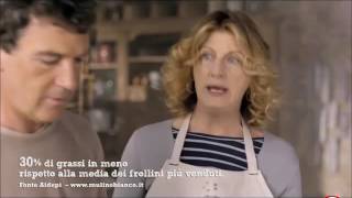 Mulino Bianco Angela Finocchiaro affianca Banderas nel nuovo spot [upl. by Lam]