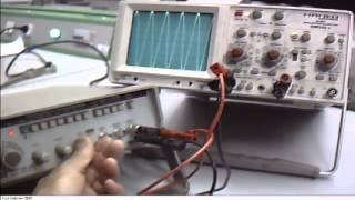 TPUtilisation Oscilloscope et Générateur [upl. by Ohnuj]