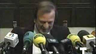 Un ataque de Risa en una rueda de prensa [upl. by Shultz]