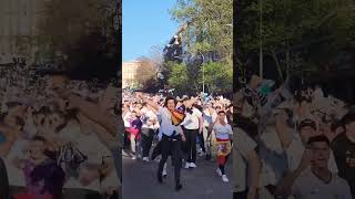 Locura entre los miles de aficionados del Real Madrid los alrededores del Bernabéu a rebosar [upl. by Zeta]