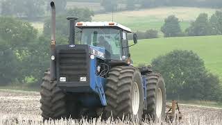 FORD VERSATILE 946 AND MCCONNEL SHAKAERATOR [upl. by Assirral258]