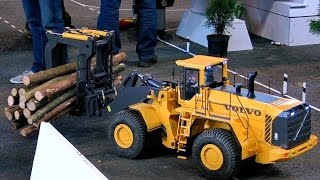 Vídeo para niños Maquinas RC radio control construcción camión excavadora tractor obras juguetes RC [upl. by Shushan]