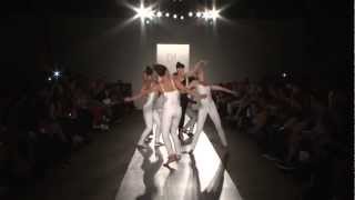 DL1961 Runway Show [upl. by Everard503]