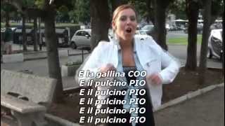 Il Pulcino Pio  Lyrics [upl. by Nyladgam516]