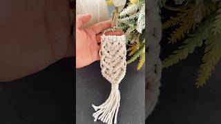 Lembrança chaveiro macramê trio de coração Vídeo passo a passo aqui no meu canal macrame gifts [upl. by Vivyan635]