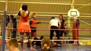 2011  Catch européen  Combat féminin à 4  Camille et Stella vs Helena et Elodia [upl. by Litta838]