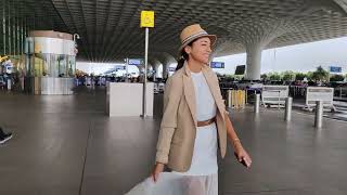 Shriya Saran Snapped at Airport Flying From Mumbai  Telugu Dhamaka [upl. by Nolyarb]