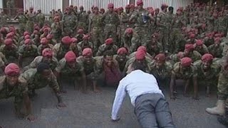 Photo Ethiopia PM relives his military days with protesting soldiers [upl. by Renee567]