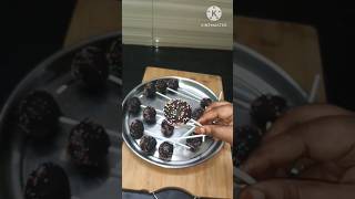 How To Make Chocolate Cake Pops cake pops recipe shortsfeed trending cakepops viralvideo [upl. by Corene]