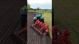 DEUTZFAHR 7250 TTV mit KUHN VARIMASTER L Drehpflug [upl. by Jasmine]