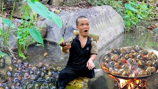 Dwarf family catches snails and snail dishes  Renovating dragon fruit garden  happy primitive life [upl. by Hawken]