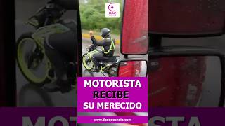 El Karma responde a MOTORISTA Mal Educado 🤣 conducciónsegura motorista carnetconducir [upl. by Zhang]