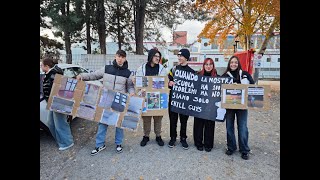 Sciopero al Cotugno è questa la scuola che ci avevate promesso [upl. by Meikah]