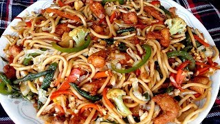 চাইনিজ চিকেন চাউমিন নুডুলস । Bangladeshi Chinese Chicken Chow Mein Noodles Recipe । Noodles Recipe [upl. by Nerak]