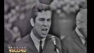 Geraldo Vandré canta quotAroeiraquot  1967 [upl. by Rabka561]