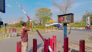 Palang pintu kereta api manual perlintasan ka sawotratap sidoarjo [upl. by Case539]