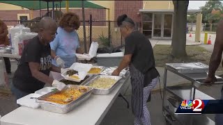 Legendary Eatonville restaurant owner serves up 400 free turkey dinners [upl. by Kannry]