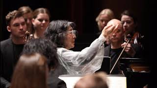 MITSUKO UCHIDA plays MOZART Piano Concerto K466 in D minor Mahler Chamber Orchestra  32019 [upl. by Oinotnanauj]