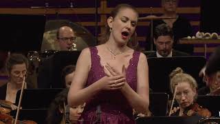 G Puccini quotIn quelle trine morbidequot aus der Oper Manon Lescaut  Julia Schiwowa live [upl. by Anitak]