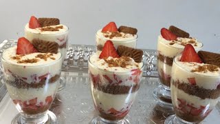 Tiramisu aux spéculoos et fraises [upl. by Nosidda52]