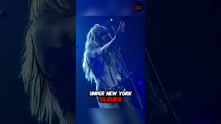 Shakira Deja Huella en Nueva York con una Emotiva Underneath Your Clothes  Roseland 2001 [upl. by Aneem]