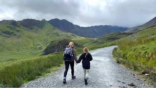 The QUICK way to hike SNOWDON Family friendly [upl. by Esinehc196]