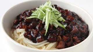 Noodles with blackbean sauce Jjajangmyeon 짜장면 [upl. by Stafani]