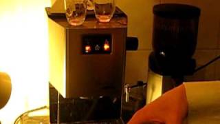 How to brew perfect espresso with Gaggia Classic and bottomless portafilter [upl. by Itsur976]