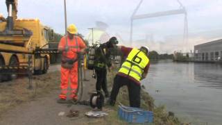 10092011 auto te water op de Achthovnerweg in Leiderdorp [upl. by Edgerton889]