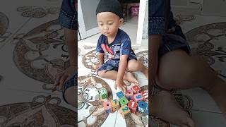 Bermain Balok Kubus  Anak Cerdas funny shortsviral cutebaby menyanyikanlaguindonesiaraya fyp [upl. by Nilsoj]