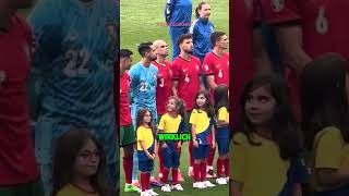 Kleines Mädchen trifft CRISTIANO RONALDO 😱😍 [upl. by Aynot]