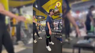 Hip Hinge với dây kháng lực  Personal Trainer 11  PT Rosie Vo personaltrainer [upl. by Atiuqrehs]