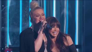 Paula Abdul knows Kelly Clarkson end of the BBMAs [upl. by Nauj]