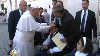 Papa Francisco teria feito exorcismo na Praça de São Pedro [upl. by Anoynek]